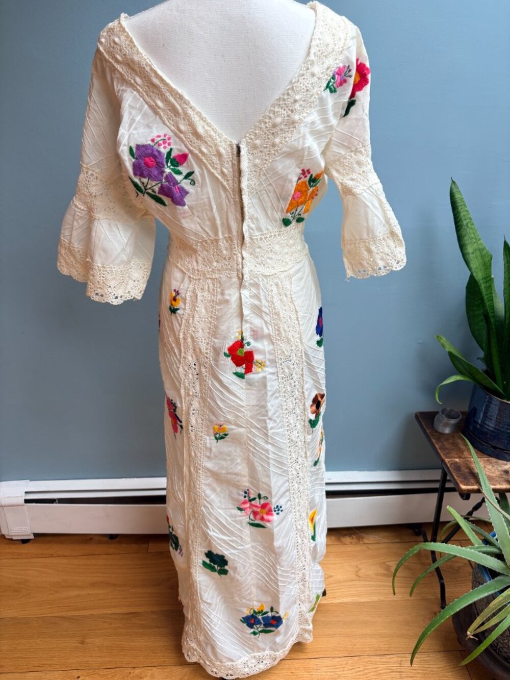 Vintage 70s Style Embroidered Boho Maxi Dress - Picture 7 of 7